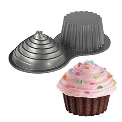 wilton giant cupcake pan recipe.